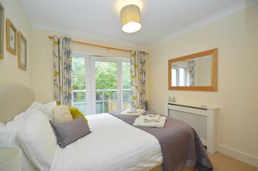 Stunning Sea Views * Shanklin Seafront - View 4