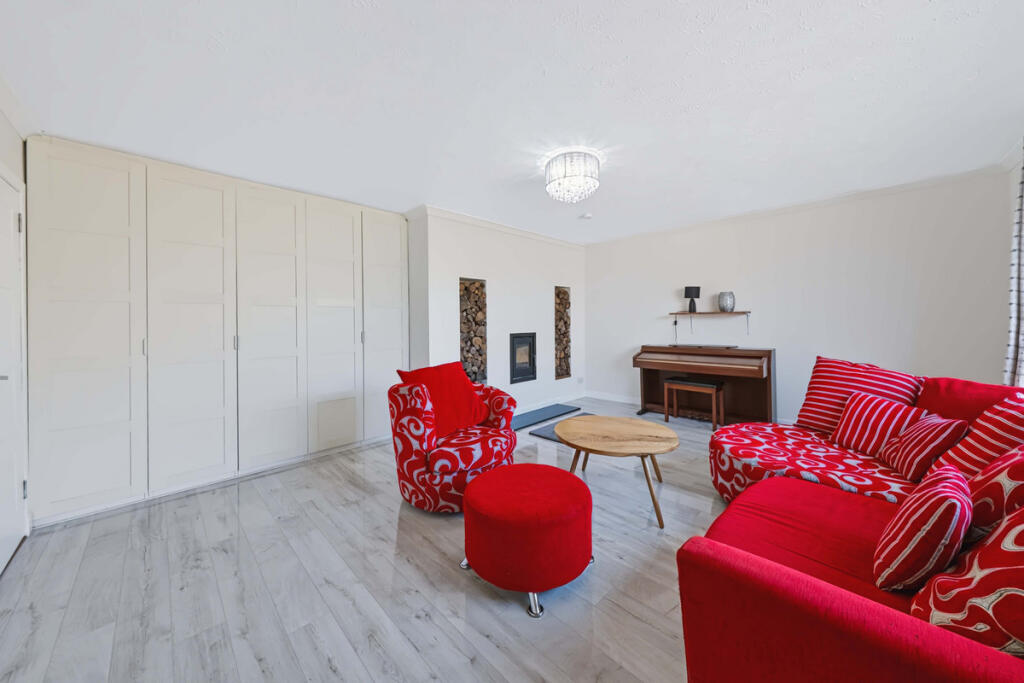 House in Ladybank, Edenstown - More