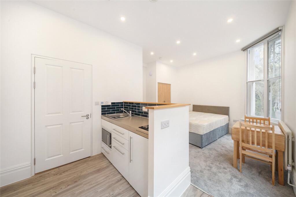 Studio flat for rent