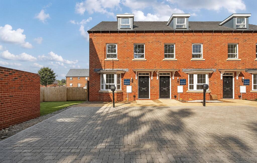 Main image of property: Bugle Grove, Finchwood Park, Wokingham, RG40