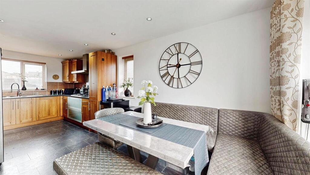 House in Bradford - View 5