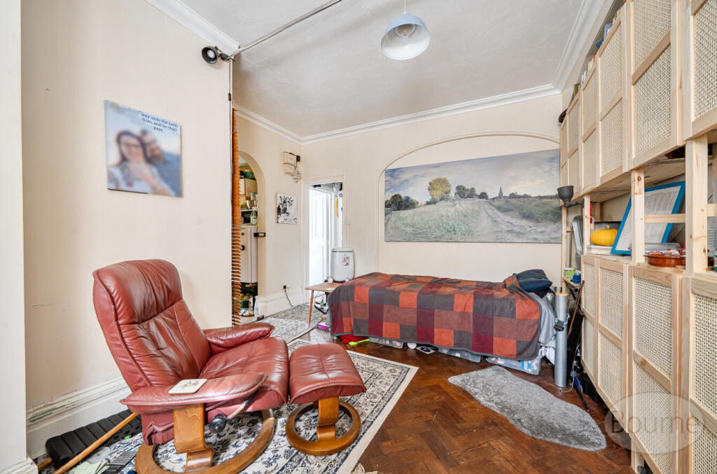 Apartment in Godalming, Crownpits - View 4