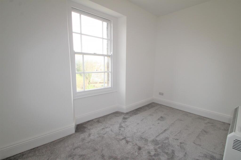Redland Road, BS6 6AQ - More