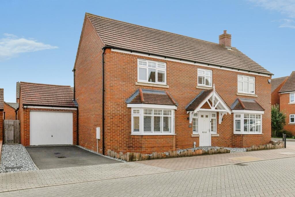 Main image of property: Woodpecker Mead, Lower Stondon, Henlow