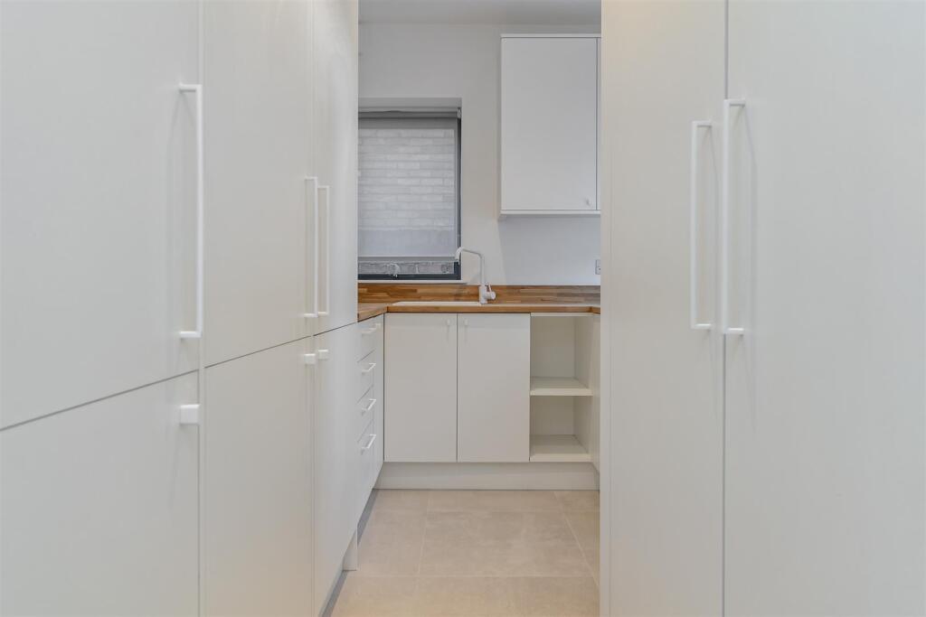 Additional image 10 of Wildwood Avenue, Bricket Wood, St. Albans