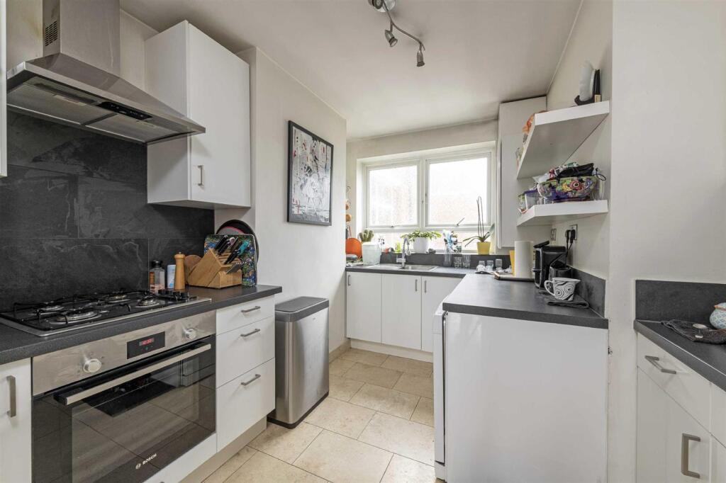 Apartment in London - View 3