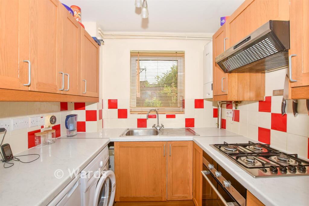 Portsdown Close, Maidstone, Kent photo 2