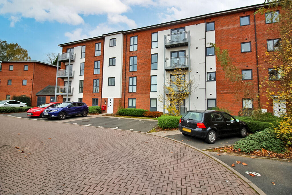 2-bed flat on Donington Grove, Wolverhampton, £140,000
