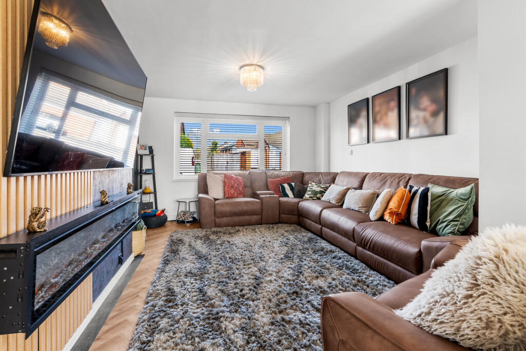 #WelcomeHome to: Solitaire Avenue, St Johns, Worcester, WR2 photo 5