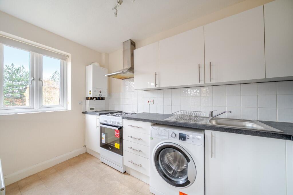 Apartment in Bromley - View 5