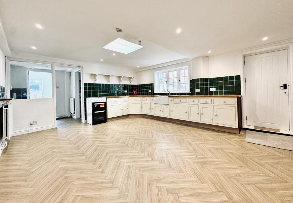 House in Stratfield Mortimer, Mortimer - View 2