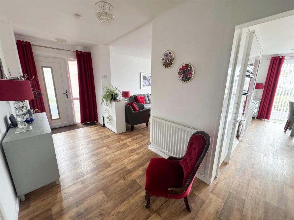 45 Maeshendre, Waunfawr, Aberystwyth photo 2