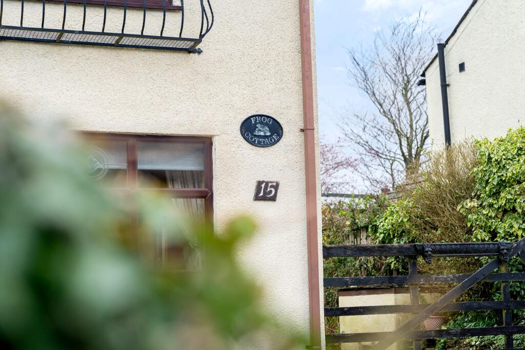 15 Arnold Road, Bromley Cross, Bolton, BL7 9HL photo 2