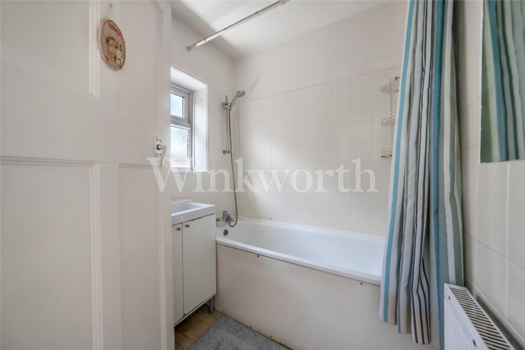 House in London - View 6