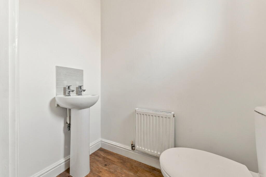 House in Ashfield, Sutton in Ashfield, Nottinghamshire - More