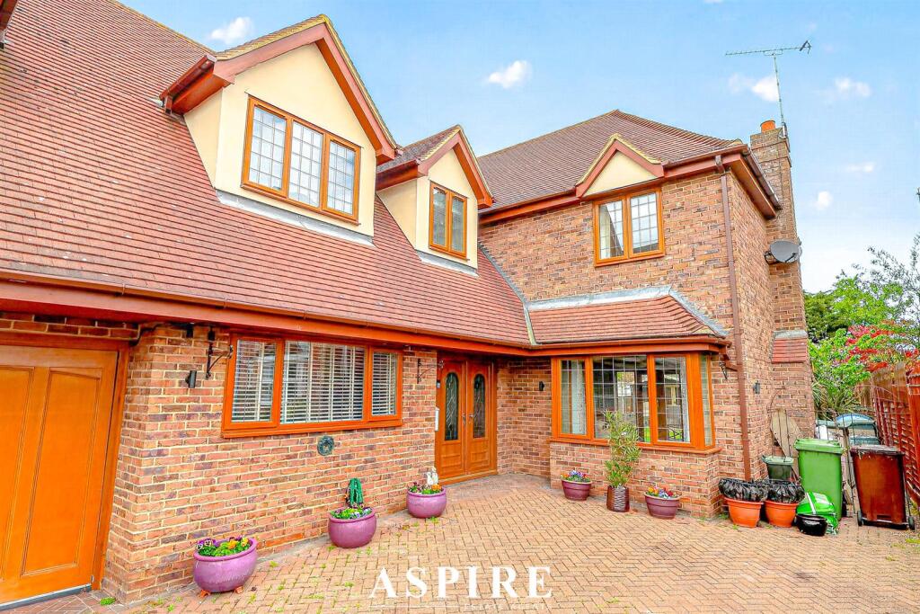 Ashwood, Benfleet photo 2
