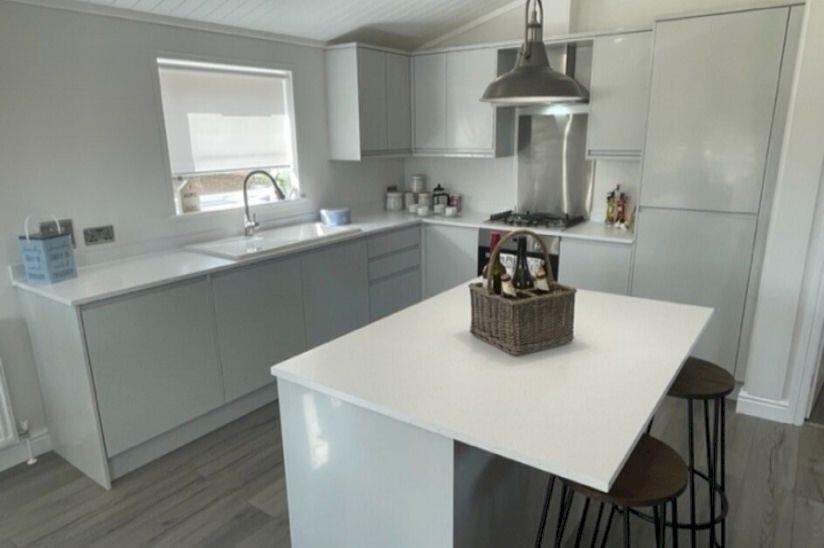 Two Bed Kingston Harmony (42x20), Homestead Lake Country Park, Thorpe Road, Weeley, Essex, CO16 9JN photo 5