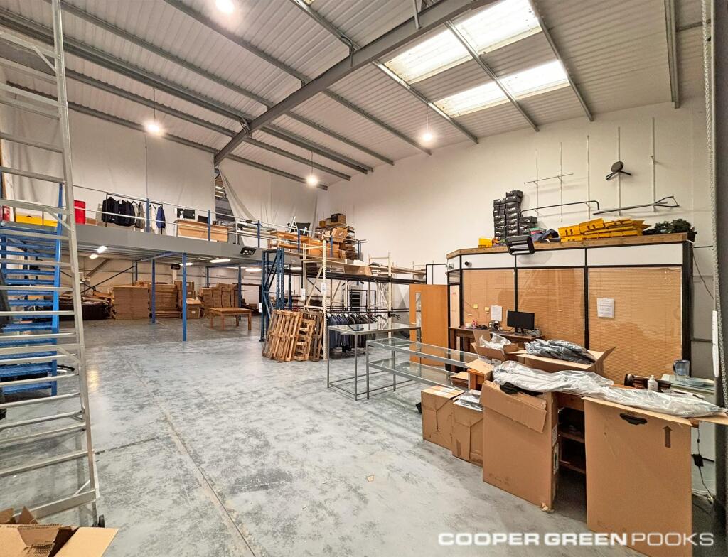 5 Hotspur Park, Whole Building.JPEG