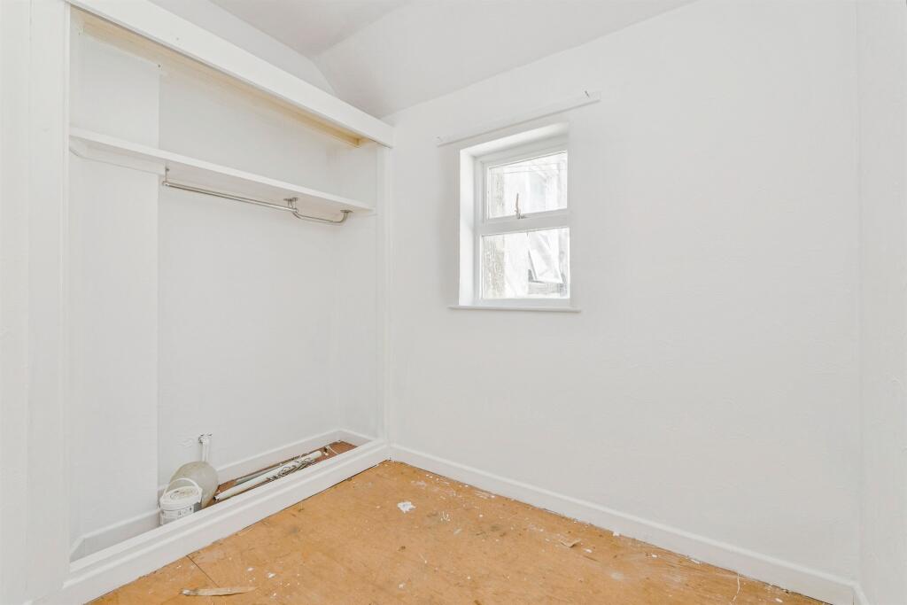 Apartment in Cardiff, Roath - More