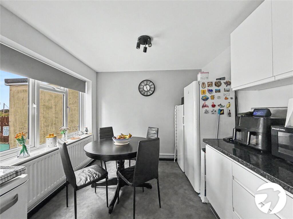 House in Chatham, Medway - More