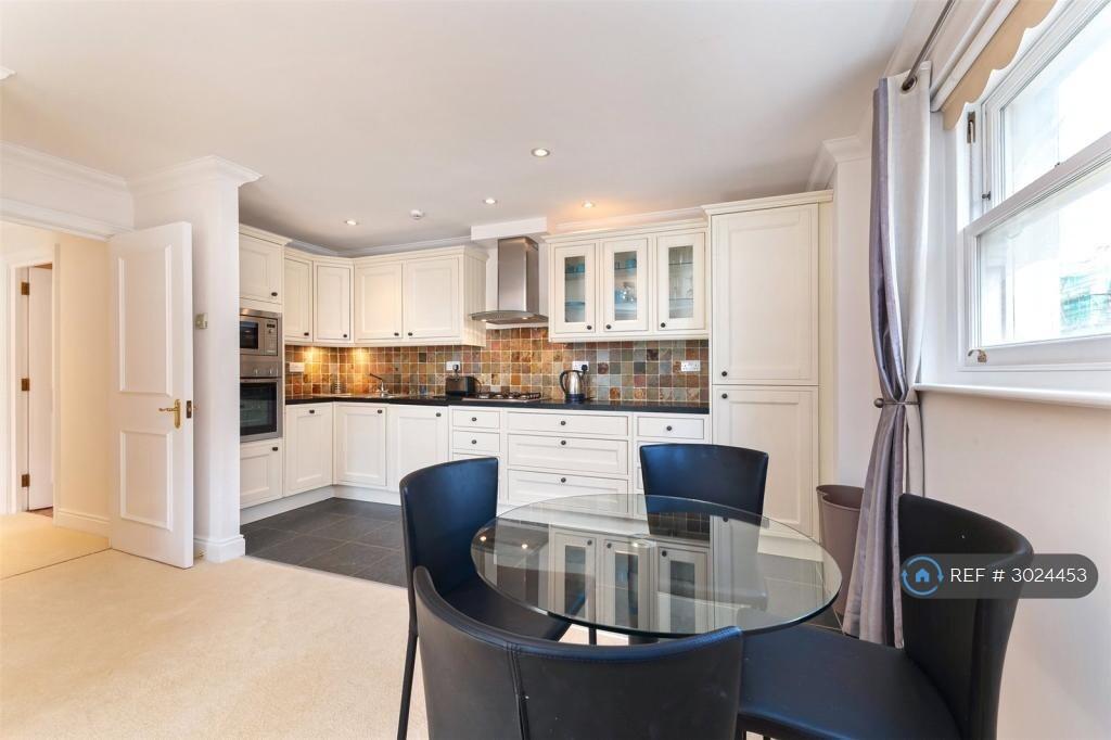 Apartment in London - More