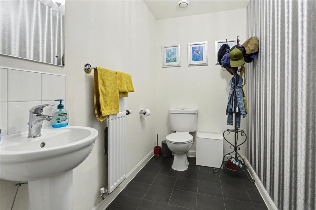 House in Norwich, Roundhouse Park, Cringleford - More