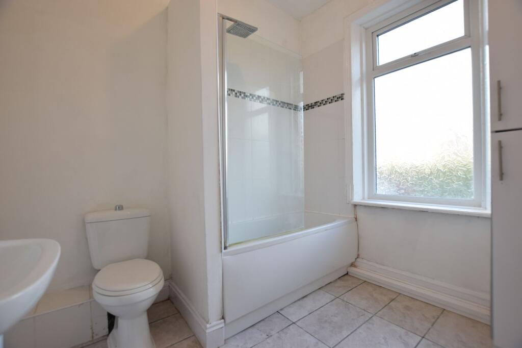 Apartment in Newcastle upon Tyne - View 4