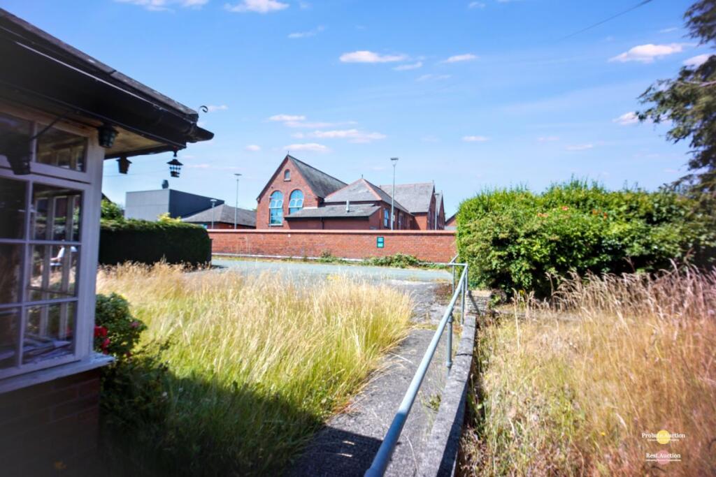House in Llandudno, Rhosllanerchrugog - View 4