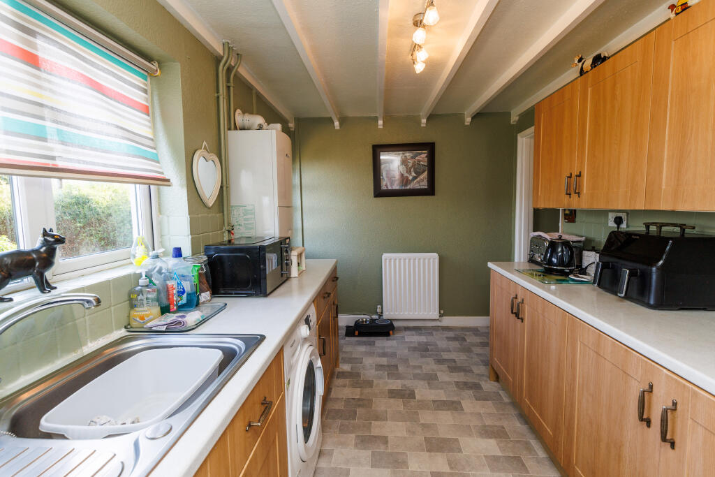 St. Davids Road, Colwyn Bay, LL29 photo 4