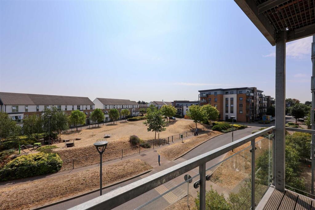 1 Pennyroyal Drive, West Drayton photo 4