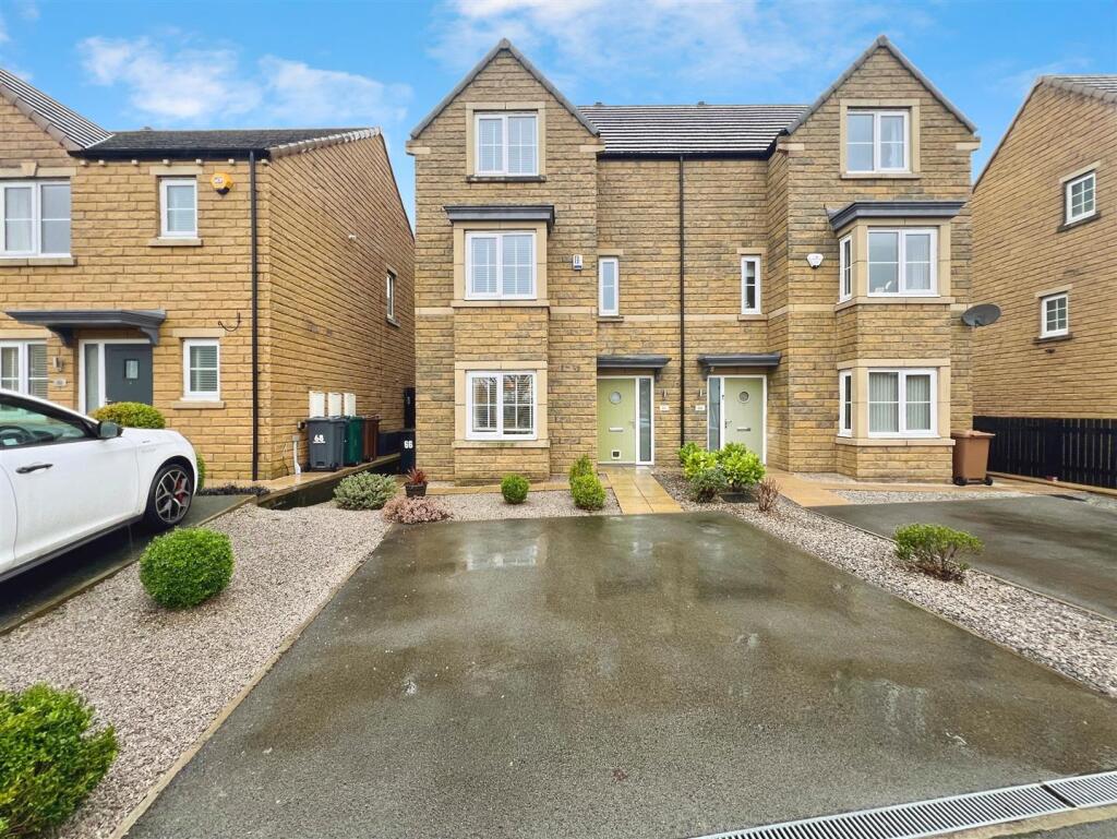 Main image of property: Sandhill Fold, Idle, Bradford, BD10 8XB