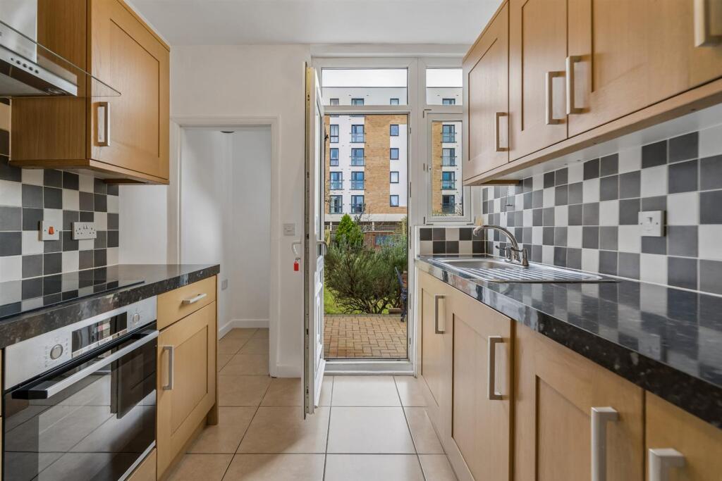 Forlease Road, Maidenhead photo 3