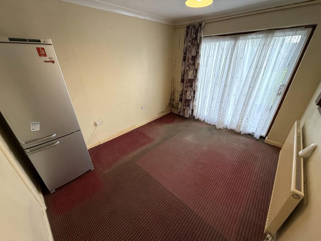 Ruislip Road, Greenford, Middlesex, UB6 9RN photo 3