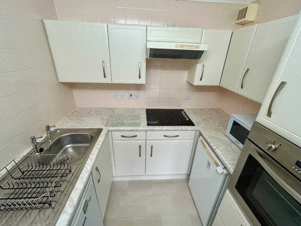Apartment in Bournemouth - View 4