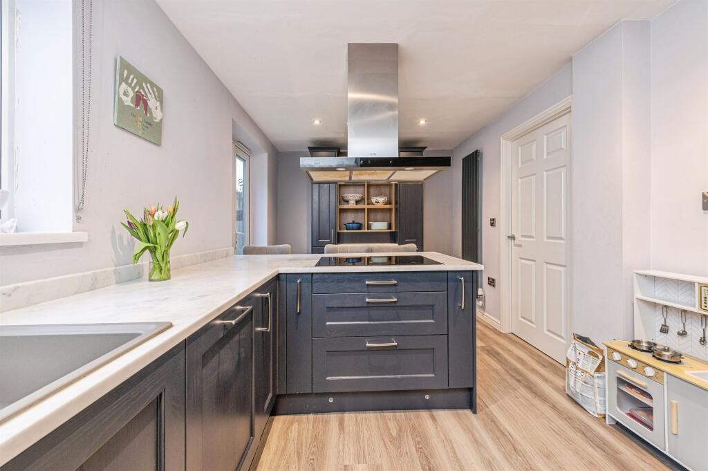Hawthorn Lane, CLECKHEATON - View 3