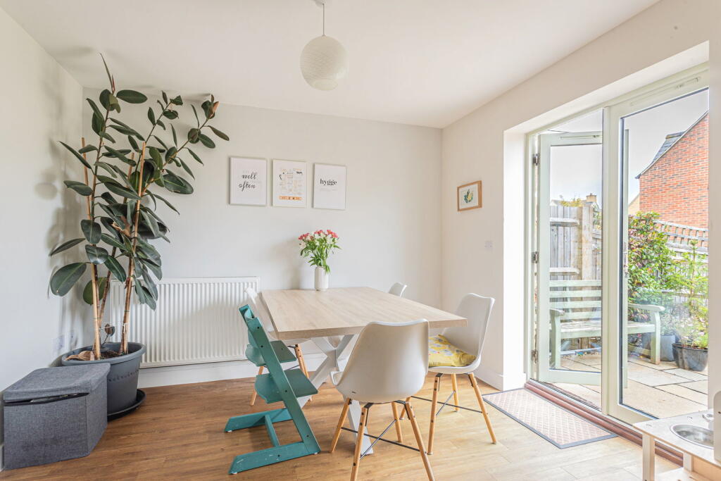 House in Gloucester - View 5