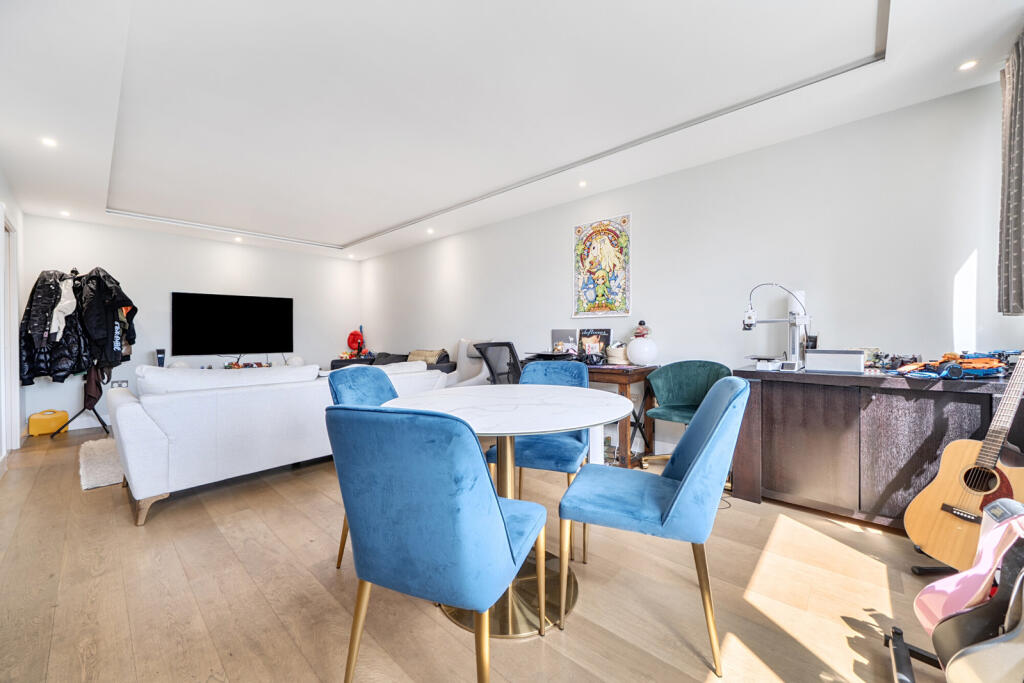 Apartment in London - View 2