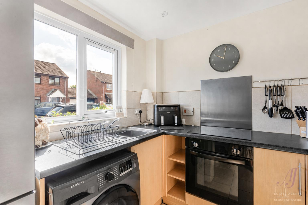 Broadfield Road, Eastington, Stonehouse photo 4