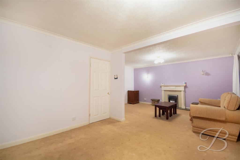 House in Mansfield, Forest Town - View 5