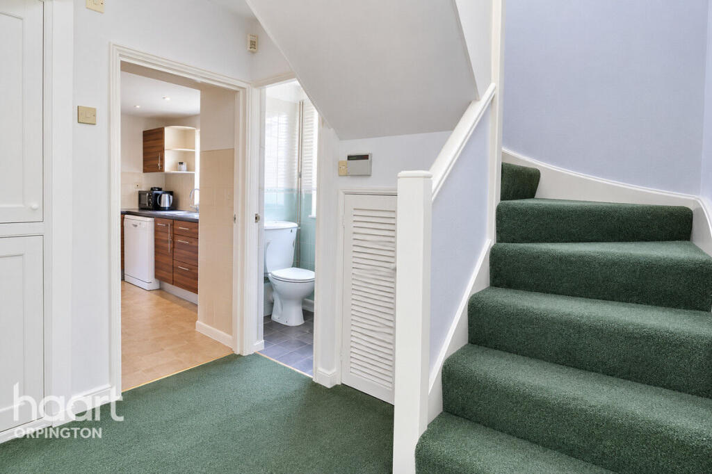 House in Bromley - View 5