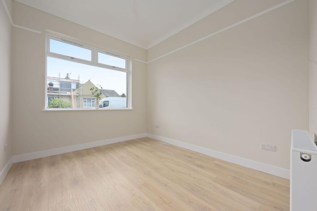 House in Grangemouth, Kersiebank - View 4