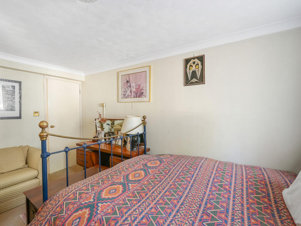 Apartment in London - View 5