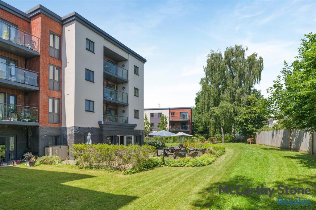 Main image of property: Llys Isan, Ilex Close, Llanishen, Cardiff, CF14 5DZ