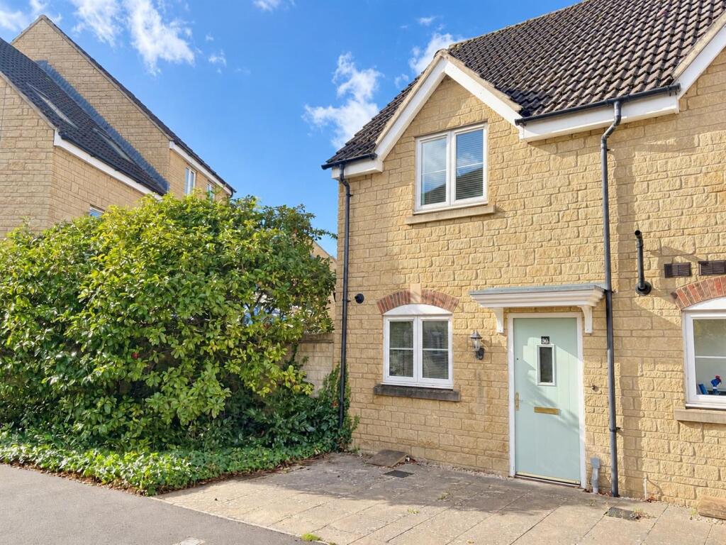 2-bed terraced on Loiret Crescent, Malmesbury, £265,000
