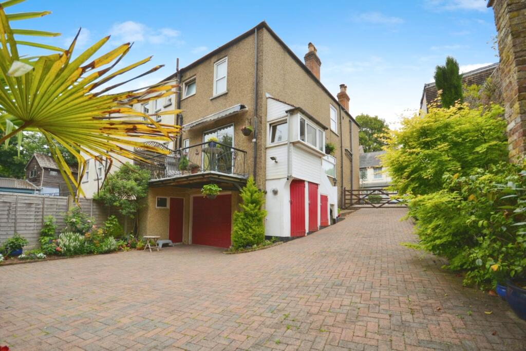 Main image of property: Station Road, Amersham