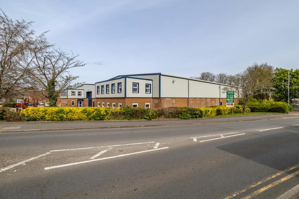 Lawrence Way Ind Estate - Dunstable-118.jpg