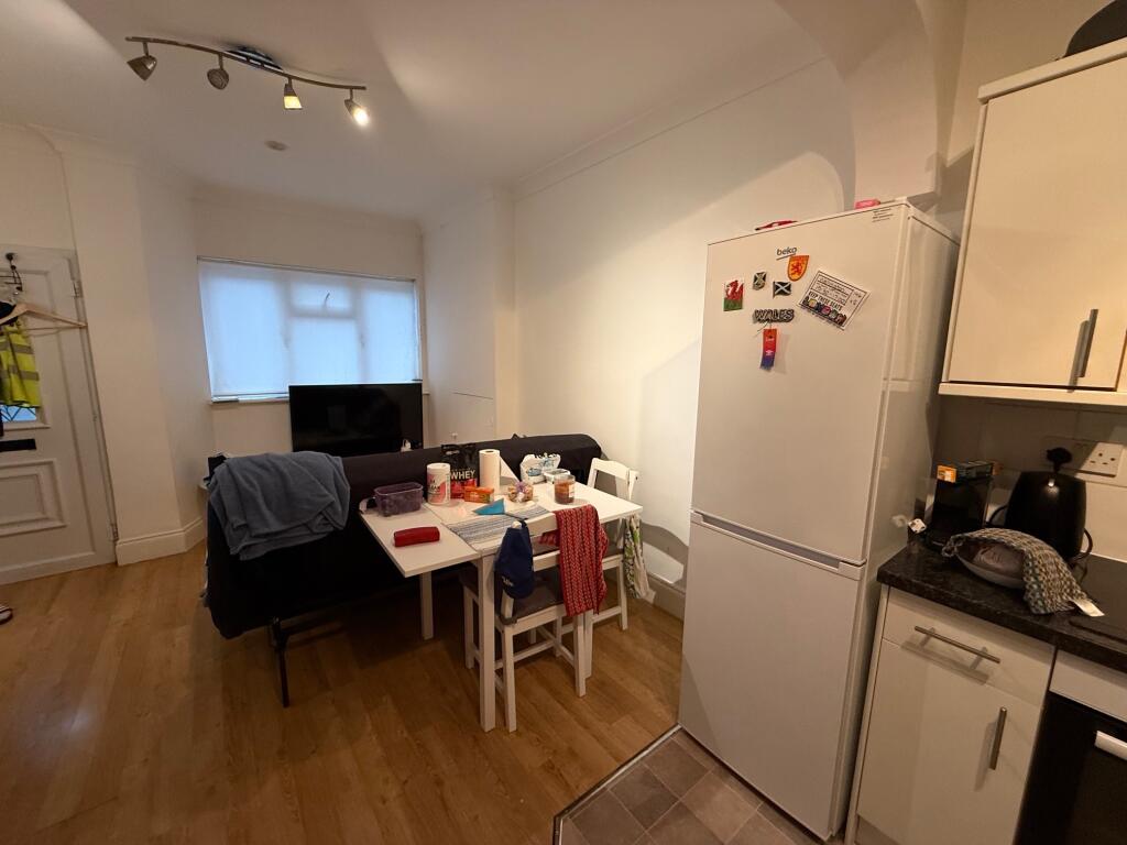 Apartment in Watford - View 4