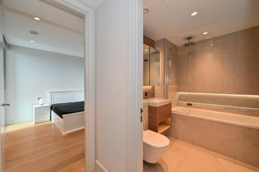 Apartment in London - View 5