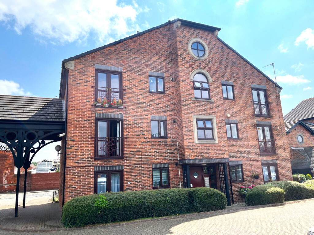 Main image of property: Kingston Wharf, Hull HU1