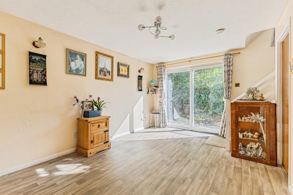 House in Teignbridge, Kingsteignton - More
